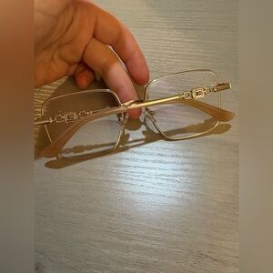 $400 retail Guess Gold Square Women's Glasses‎